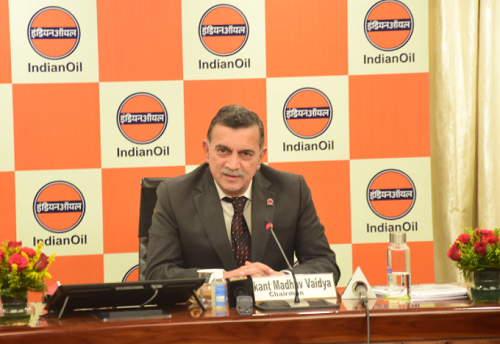 Chairman-IndianOil-annoucning-IndianOil-EV-expansion-plans-at-New-Delhi.PNG